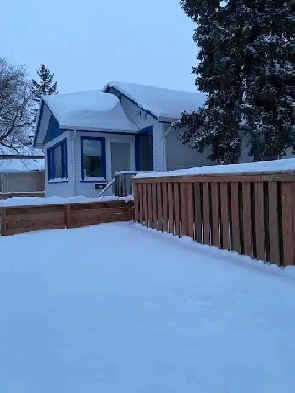 Two-bedroom house in Old St Vital Image# 1