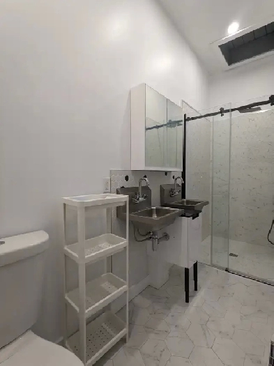 Furnished 4 bedroom near McGill / all inclusive Image# 1