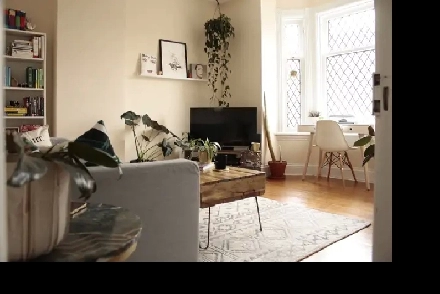 LIVE, PLAY AND ENTERTAIN IN THE GLEBE. Image# 1