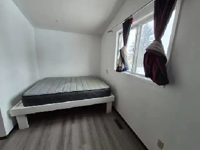 Room For Rent Close Century Park LRT Utility Included Image# 1