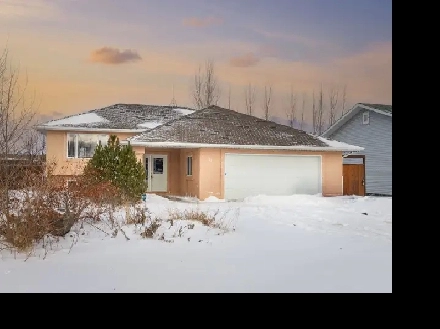 OPEN HOUSE! Spacious & FF 5bdrm Home w/ Dbl-Att Garage! Image# 1