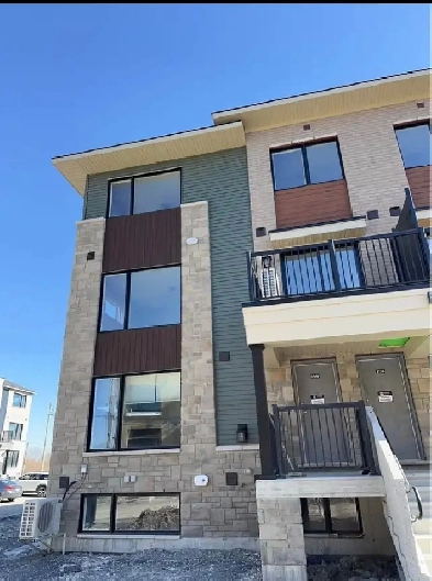 2 beds 2.5 bathrooms – Metro Townhouse Image# 1