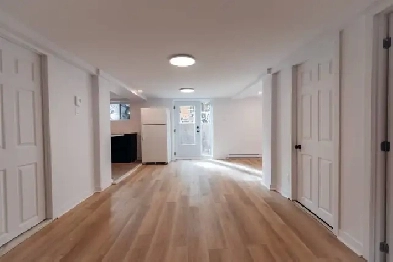 À louer- 4 1/2 - Deux chambres fermées - Métro Sauvé (Ahuntsic) Image# 1