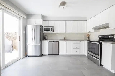 3 bdr Semi-Detached (Cardinal Heights) – Avail. April 1 $3400/m Image# 1