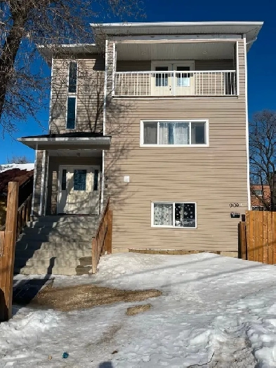 In-suite laundry, 6-bedroom apartment for rent in the nice neigh Image# 1