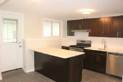 $650, Baseline New Reno,One Female Student Roommate Needed,May 1 Image# 1