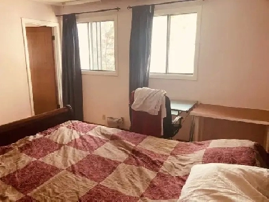 Edgemont NW upstairs/basement 2room 2bath incl utility EZtransit Image# 1