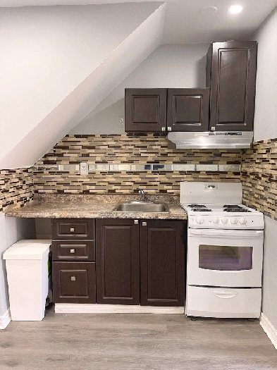 1-Bedroom Main Level Unit Near Oakwood LRT-$1695.(Include WiFi) Image# 1