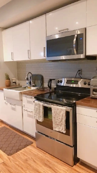 North york clean and furnished private room(1 1) Image# 1