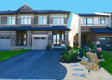 End Unit Townhome For Rent In Riverside South/Manotick Image# 1