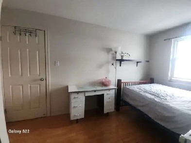 Warden &Sheppard Ave: Bedroom for Rent Image# 1