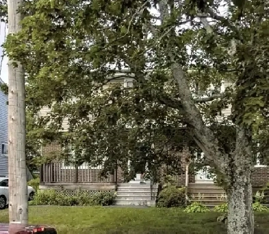 Hartlen Avenue - 4 BR, 2 BATH BEAUTIFUL FAMILY HOME AVAIL NOW! Image# 1