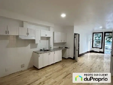 5.5 near Metro Parc on Parc Ave (Avail as of July 1st) Image# 1