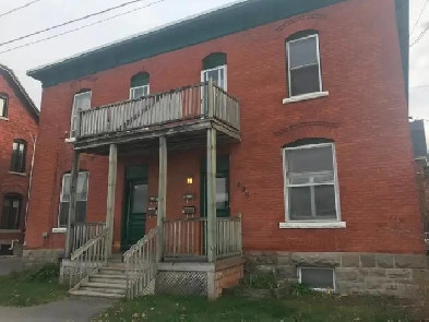 694 Albert Street Image# 1