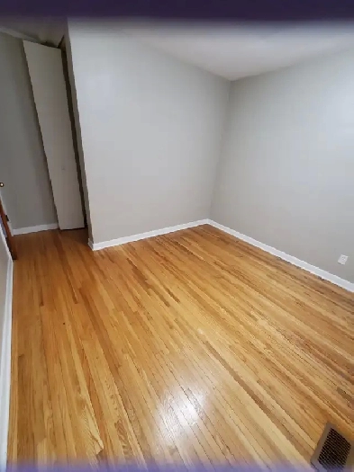 LOOKING FOR A FEMALE RENTER $750 Image# 1