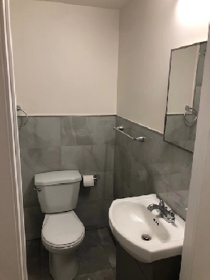 Renovated 3.5 Basement Apt /Apt. rénové  sous-sol de 3.5 pièces Image# 1