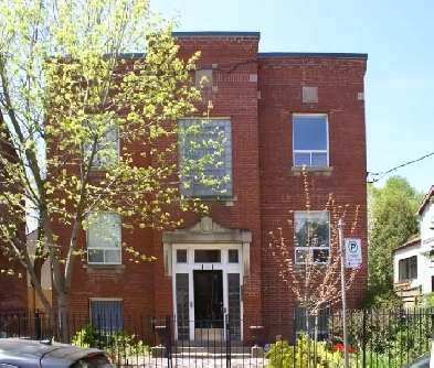 3 Bedroom Apartment for rent -  Cabbagetown Victorian Building Image# 1