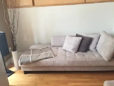 Condo relaxant avec super belle chambre salon salle a manger tou Image# 1