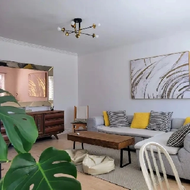 4½ meublé tout inclus – 2 chambres – Disponible avril – 2400$/mo Image# 1