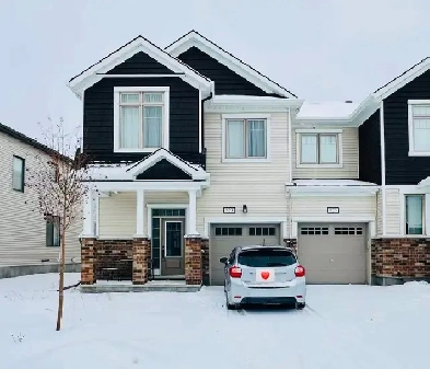 Half Moon Bay End Unit 4bedroom townhouse for rent image