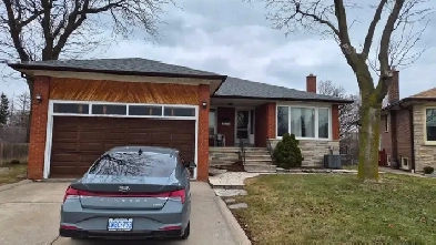 3 Bed Room House For Rent Near Humber Collage image