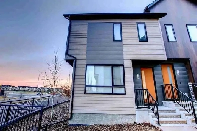 Corner unit condo Image# 1