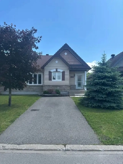 semi-detached for rent Image# 1