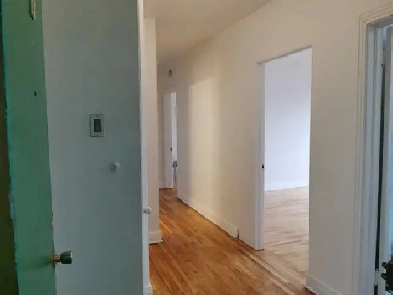 Big 4 1/2 apartment rent Cote des Neiges Image# 1