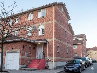 4 beds 2 baths 2 parking townhouse for rent image