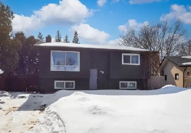 OH! Beautifully Updated 4bdrm Bi-Level Home in Mission Gardens Image# 1