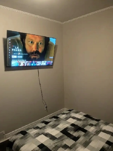 RENT FREE! No Credit  or Employment  check!  Furnished room, TV Image# 1