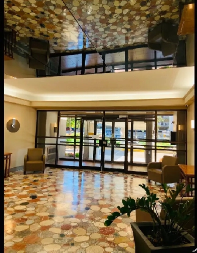 One bedroom condo in an amazing location Image# 1