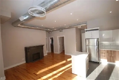 Bright 2-Bedroom Downtown Ottawa Apartment | Parking Included | Image# 1