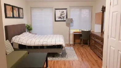 Clean and bright Master room Female house all inclusive image