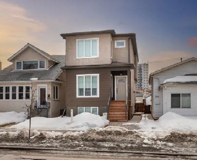 CustomBuilt OwnerOccupied Duplex in St Boniface Seperate Utl image