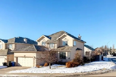 Neat 2 Storey Single House in Panorama Hills Image# 1