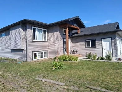 SINGLE BILEVEL HOUSE FOR SALE image