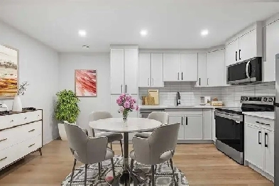 Inner City Extensively Renovated 2 bedroom, 4plex upper Unit. Image# 1