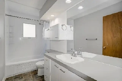 Spacious 3Bedroom in Ottawas East End  201 Gladu st Ottawa image