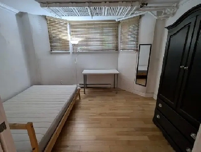 Room for rent available May 1st close to uOttawa image