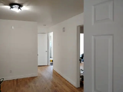 5 et demi avec GARAGE ET STATIONNEMENT A MONTREAL image