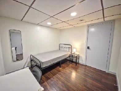 BASEMENT BEDROOM FOR RENT Image# 1