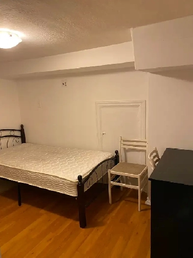 Cozy room in eastyork available from May 1st,$680/month Image# 1