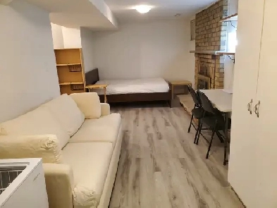 Batchelor basement apartment in Thornhill Image# 1
