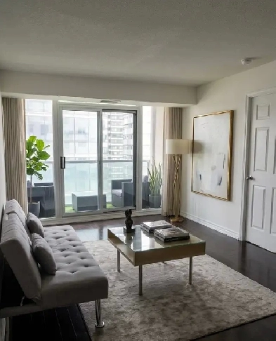 Modern Private Room w/ Balcony View | Downtown Toronto Image# 1