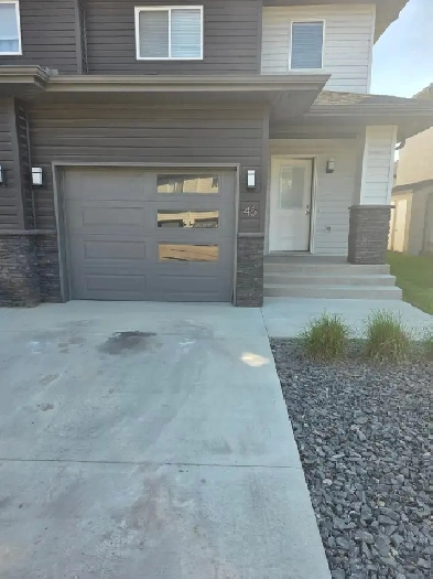Subletting- 900 Vaughan Avenue Townhouse In Selkirk, MB Image# 1