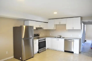 3 Bedrooms 1 Bath Legalized Suite for Rent $1300 Image# 1