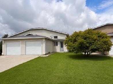 Spacious 4-bedroom Townhouse for Rent in Steinbach Image# 1