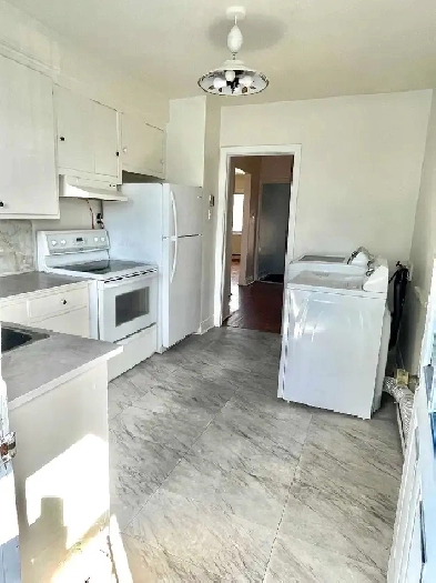 best location  5 1/2 room  duplex Image# 1