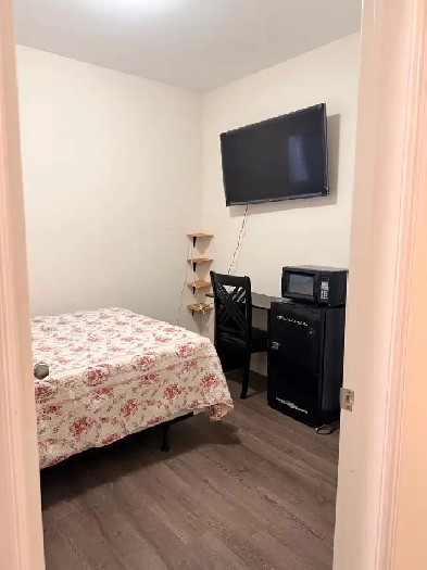 FURNISHED ROOM FOR GIRLS- IMMEDIATE MOVE IN Image# 1